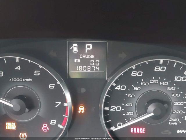 Subaru Legacy 2.5i Image 8