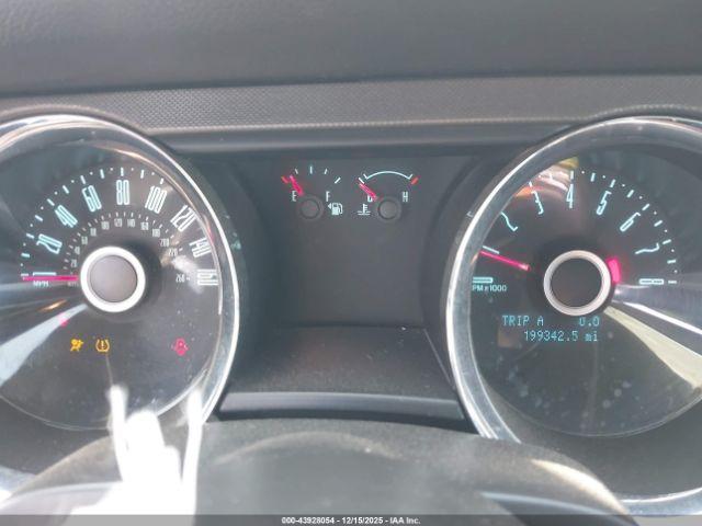 Ford Mustang V6 Image 3