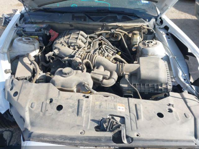 Ford Mustang V6 Image 13