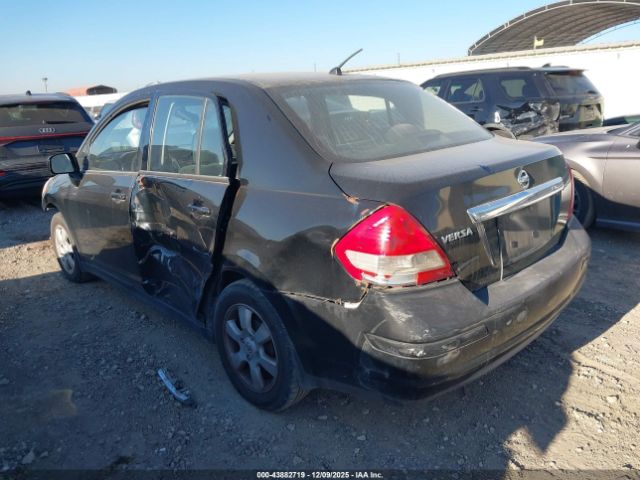 Nissan Versa 1.8s Image 14