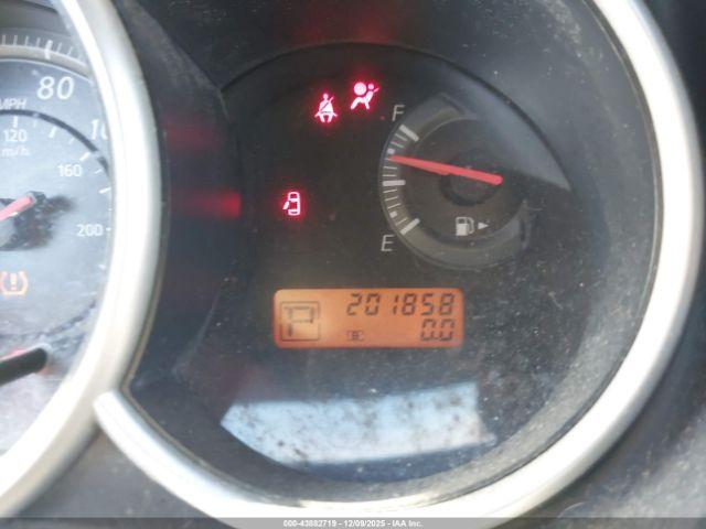 Nissan Versa 1.8s Image 11