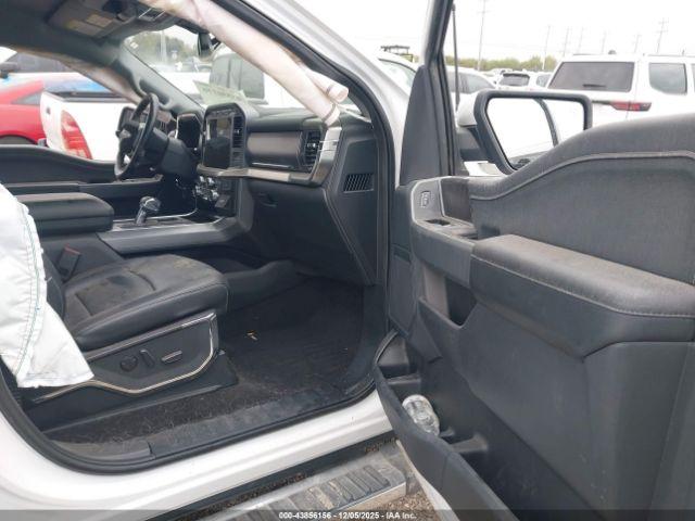 Ford F-150 Lariat Image 5