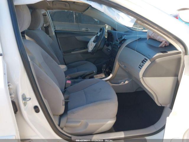 Toyota Corolla Le Image 2