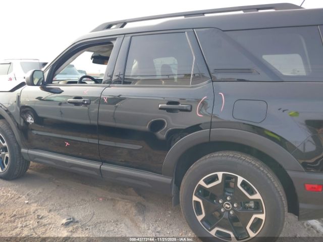 Ford Bronco Outer Banks Image 8