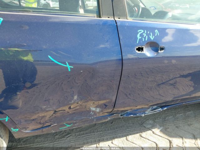 Nissan Versa 1.6 Sv Image 11