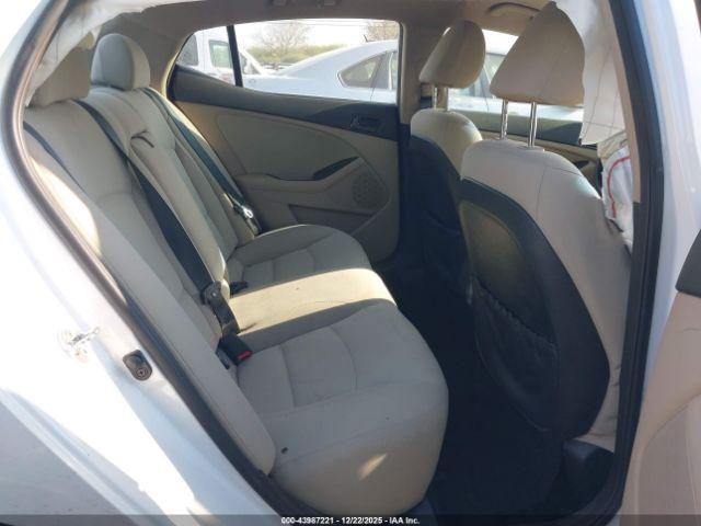 Kia Optima Lx Image 6