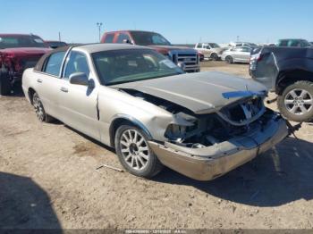  Salvage Lincoln Towncar