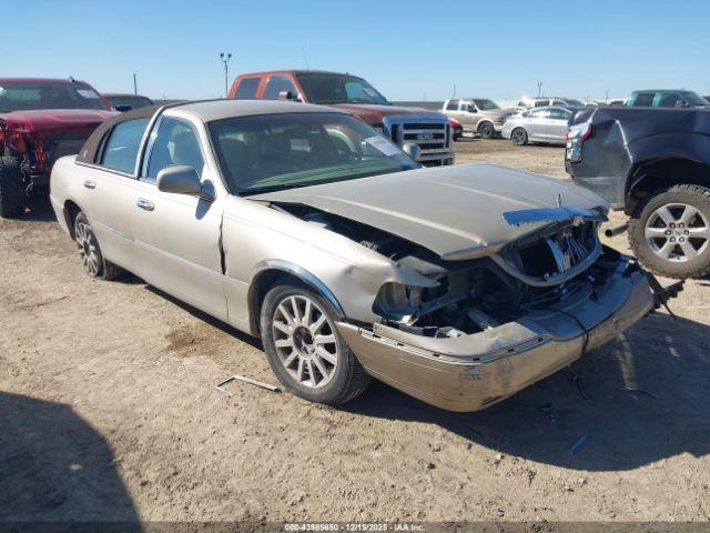  Salvage Lincoln Towncar