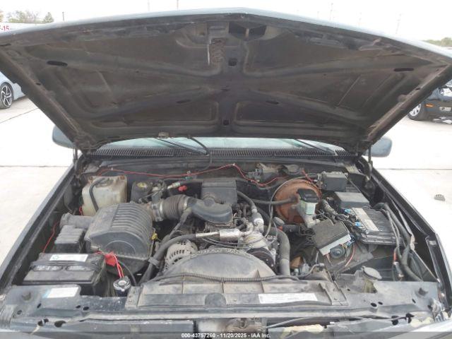 Chevrolet C1500 Fleetside Image 9