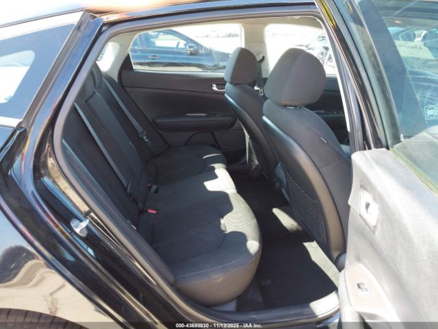 Kia Optima Lx Image 3