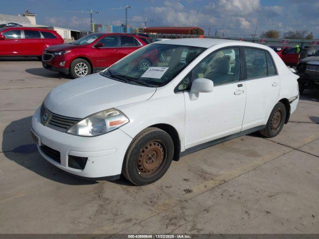 Nissan Versa 1.8s Image 5