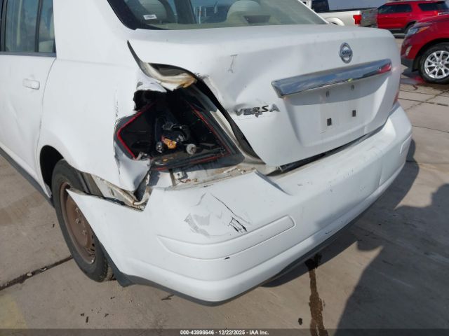 Nissan Versa 1.8s Image 7