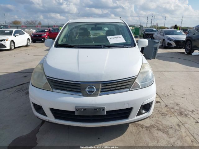 Nissan Versa 1.8s Image 12