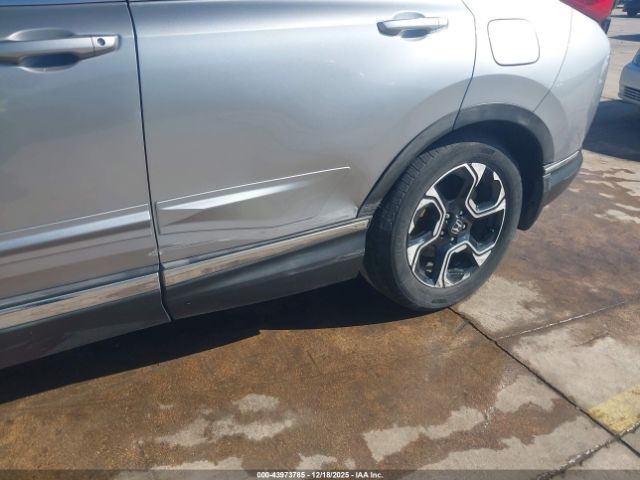 Honda CR-V Touring Image 5