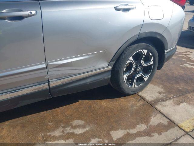 Honda CR-V Touring Image 5