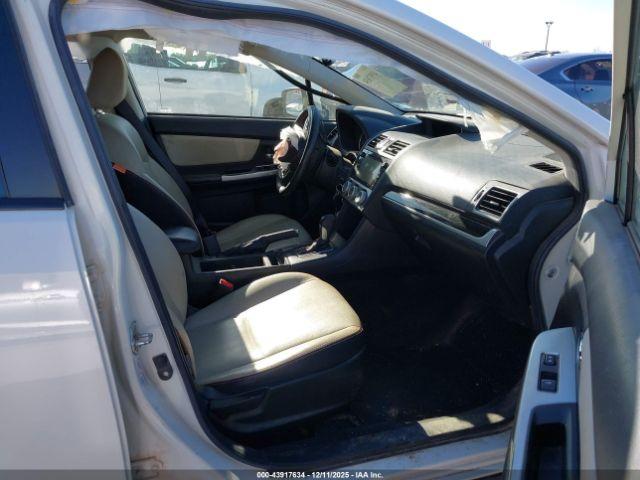 Subaru Crosstrek 2.0i Limited Image 6