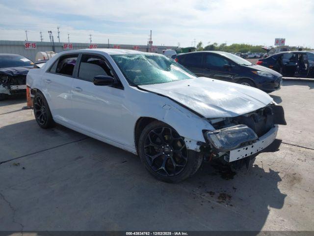  Salvage Chrysler 300