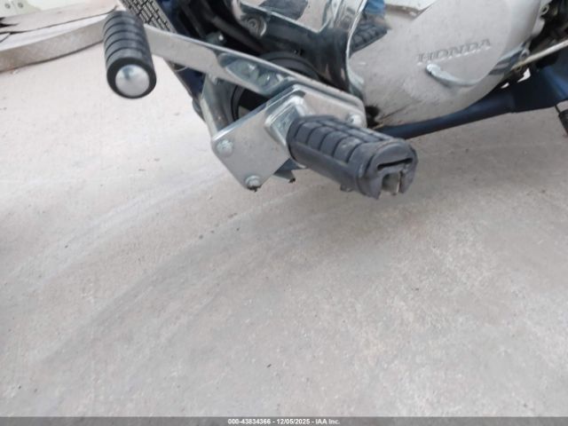 Honda Vt1300 Cx Image 11