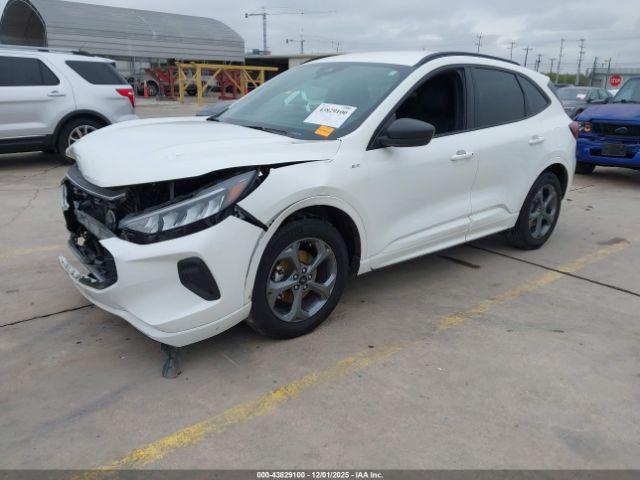 Ford Escape St-line Image 15