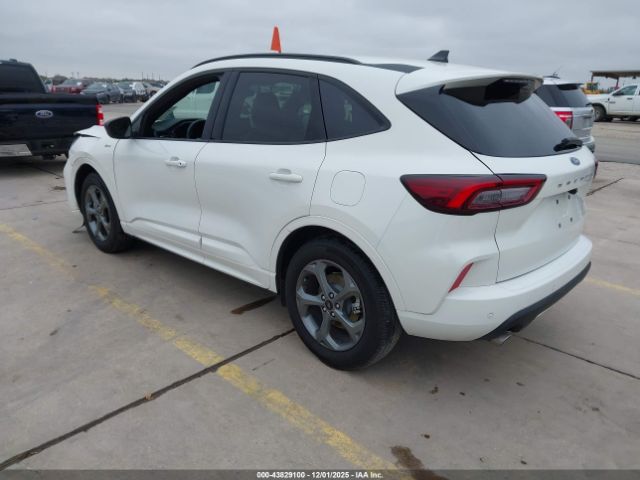 Ford Escape St-line Image 13