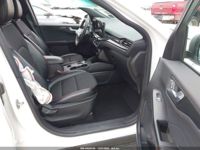 Ford Escape St-line Image 3