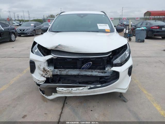 Ford Escape St-line Image 11