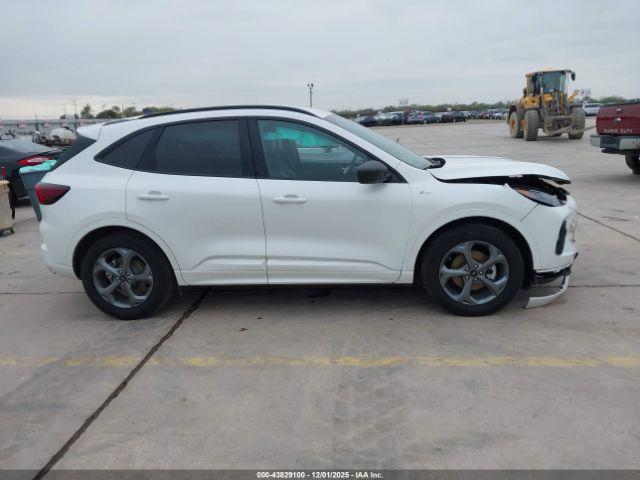 Ford Escape St-line Image 8