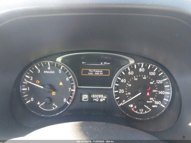 Nissan Pathfinder S Image 7