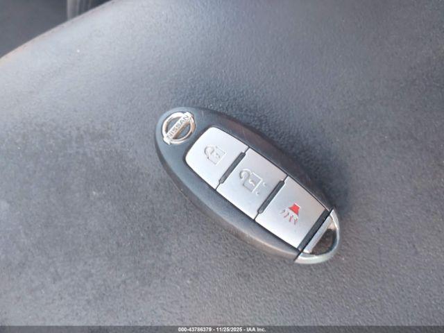 Nissan Pathfinder S Image 3