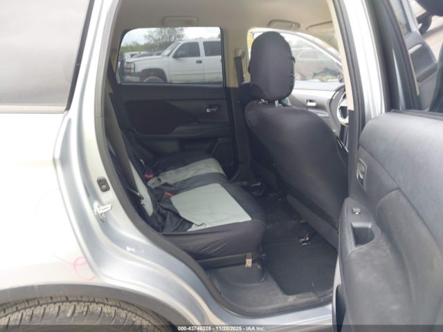 Mitsubishi Outlander Se Image 6