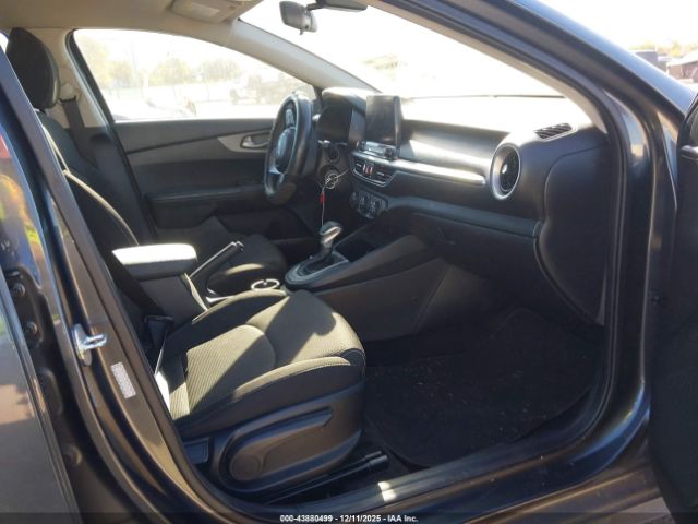 Kia Forte Lxs Image 5