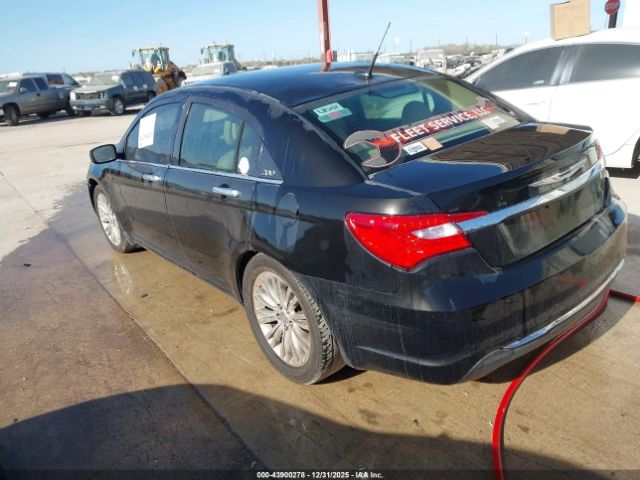 Chrysler 200 Limited Image 2