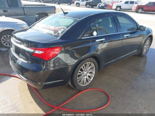 Chrysler 200 Limited Image 3