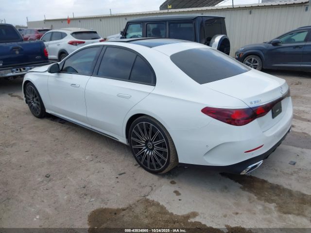 Mercedes-Benz E-Class Image 2