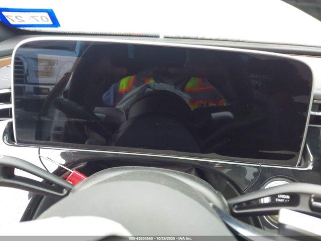 Mercedes-Benz E-Class Image 5