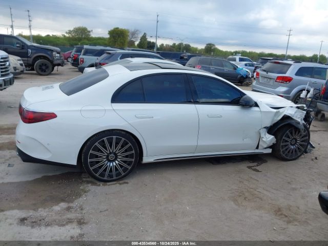 Mercedes-Benz E-Class Image 11