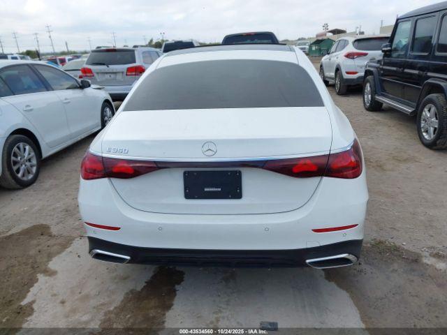 Mercedes-Benz E-Class Image 17